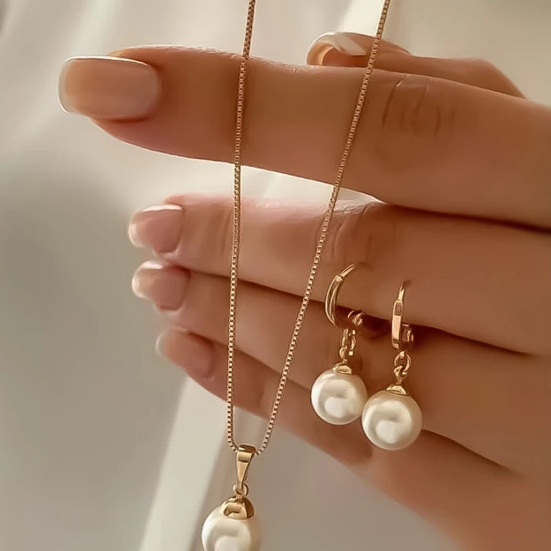 3 PCS Round Pearl Necklace & Earring Set
