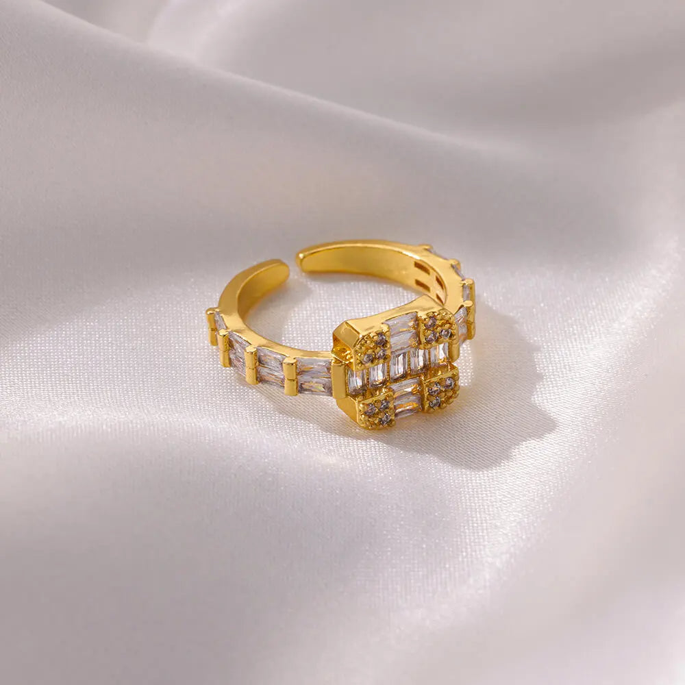 Square Crossed Ring