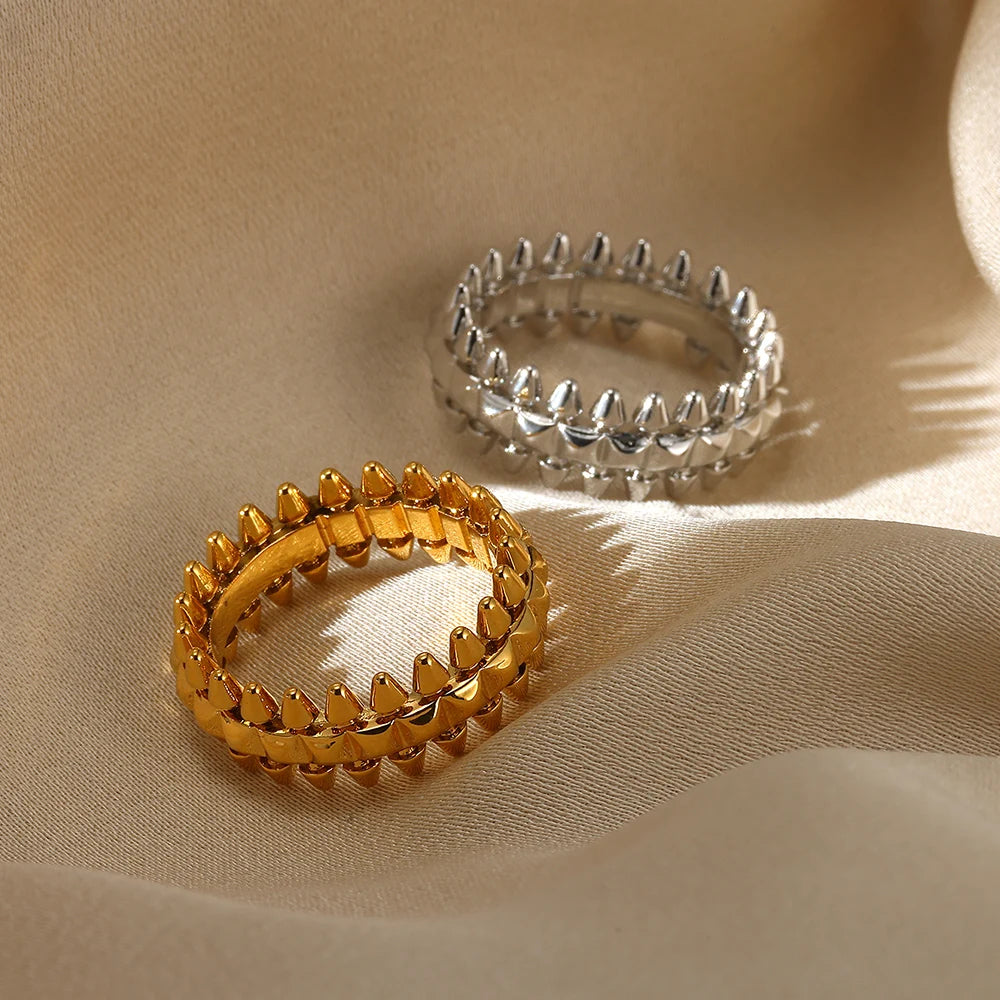Geometric Rivet Ring