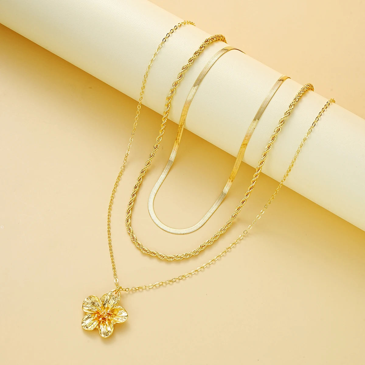3 PCS Floral Pendant Layered Necklace Set