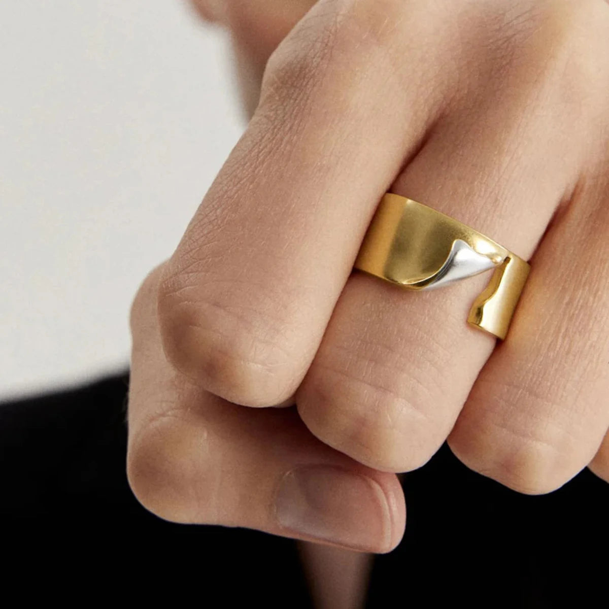 Irregular Peeling Ring