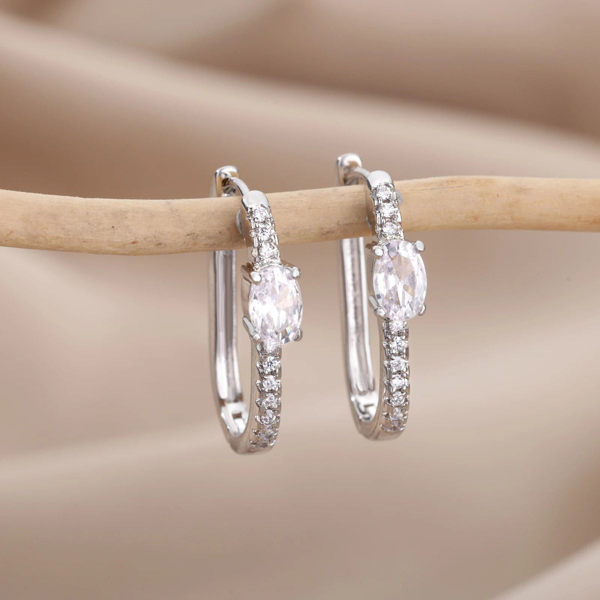 Minimal Zircon Round Earrings