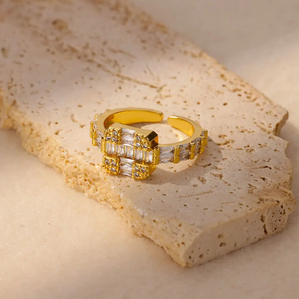 Square Crossed Ring
