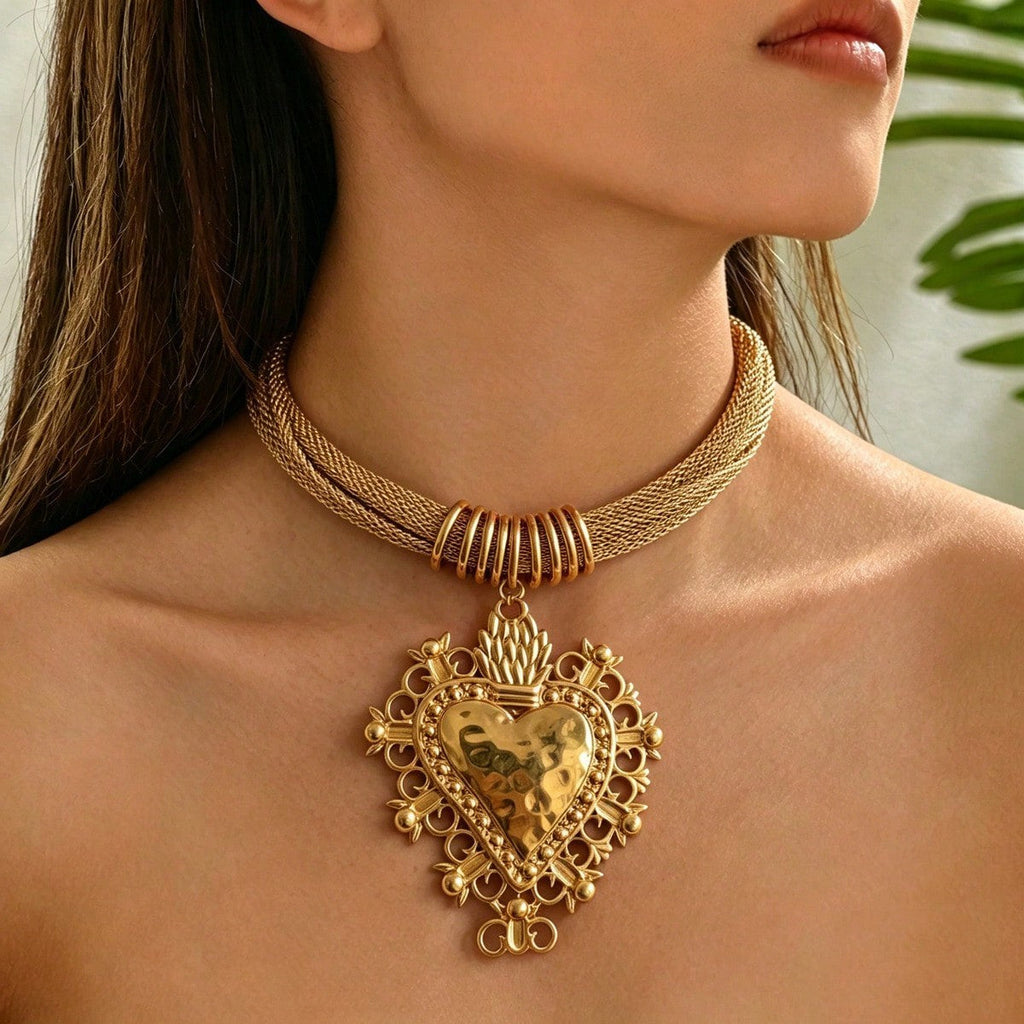 14k Vintage Heart Pendant Choker Necklace