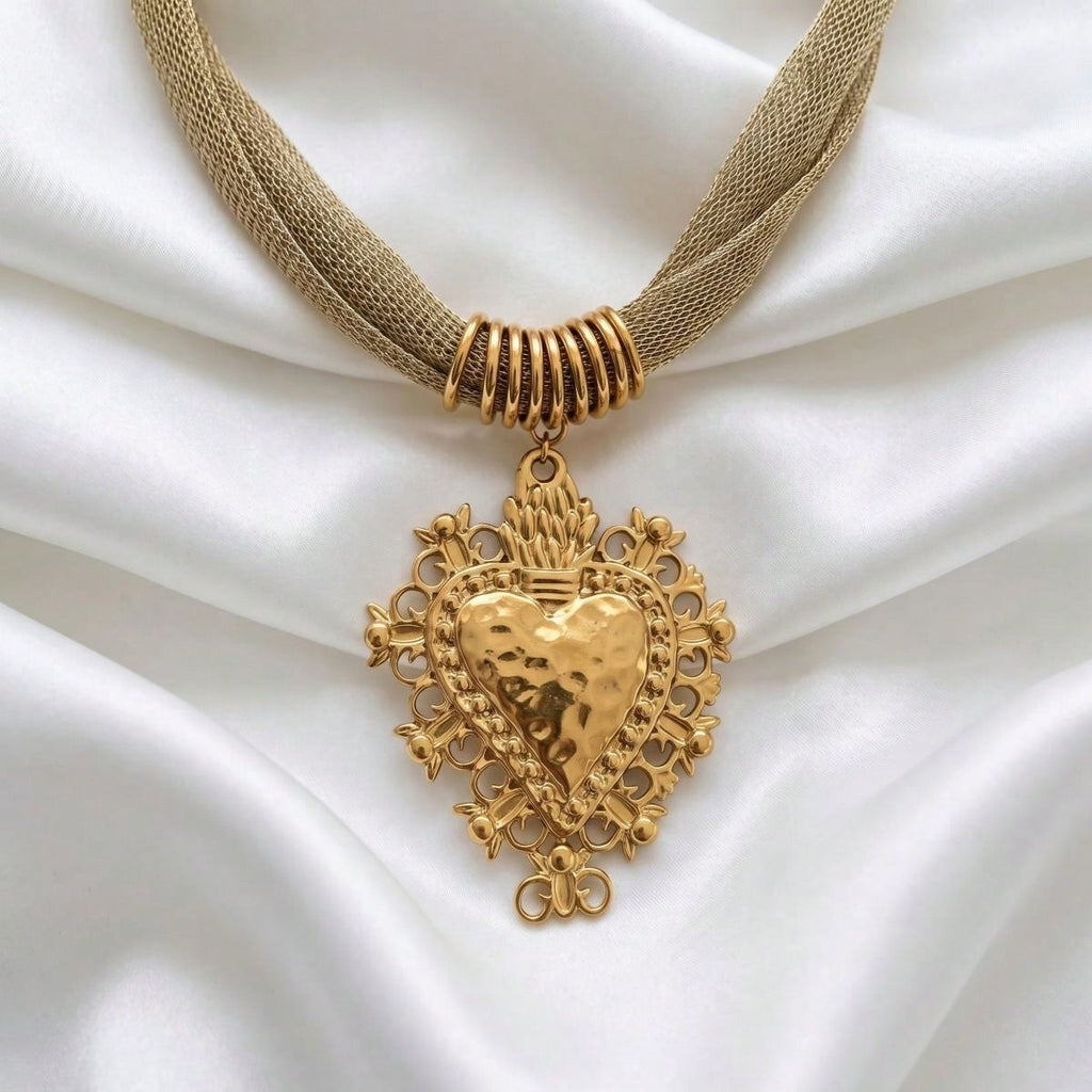 14k Vintage Heart Pendant Choker Necklace